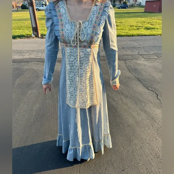 Blue Renaissance - Picture 2 of 10